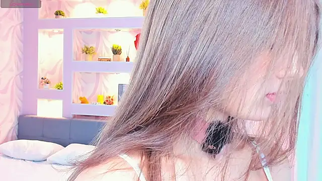 Snapshot of FloraDobb chatting on 10.24.25 FloraDobb online show from 10.24.25