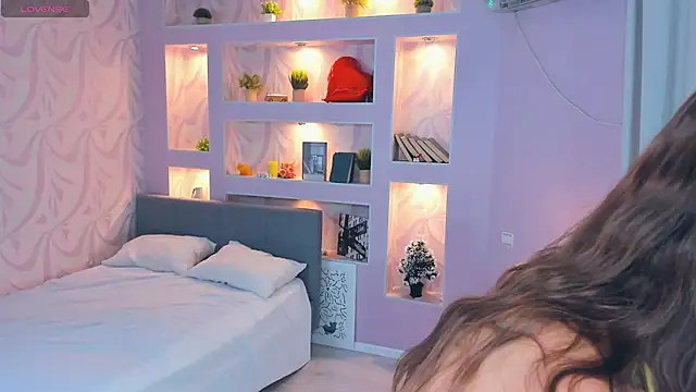 FloraDobb online show from 02.20.26