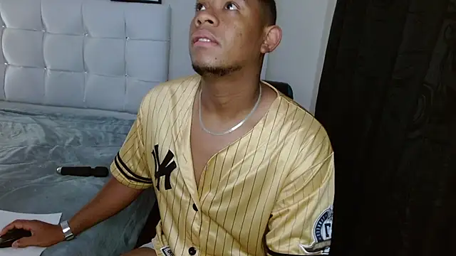 Snapshot of Therocablack chatting on 02.07.25 Therocablack online show from 02.07.25