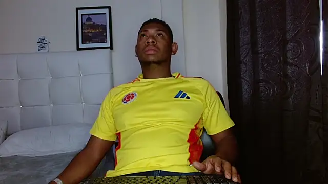 Snapshot of Therocablack chatting on 02.10.25 Therocablack online show from 02.10.25