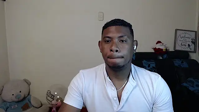 Snapshot of Therocablack chatting on 03.19.25 Therocablack online show from 03.19.25