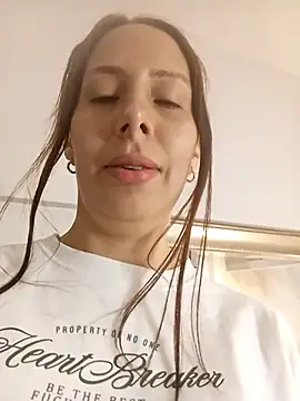 Melina Cooper  online show from 09.13.25