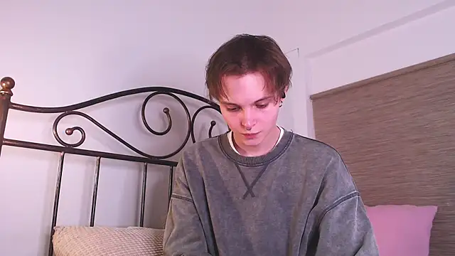 Snapshot of DemianEnglen chatting on 06.19.26 DemianEnglen online show from 06.19.26
