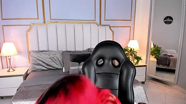 Raven jade  online show from 02.02.25