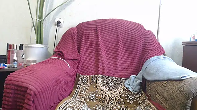 Snapshot of DeniseeRosea chatting on 04.29.26 DeniseeRosea online show from 04.29.26