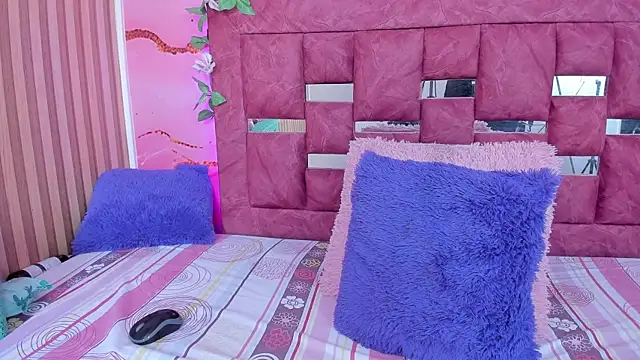 scarlett  evans  online show from 11.11.25