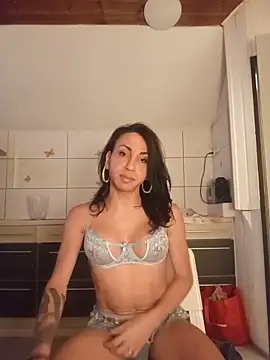 Snapshot of PiccolaDany chatting on 11.09.25 PiccolaDany online show from 11.09.25