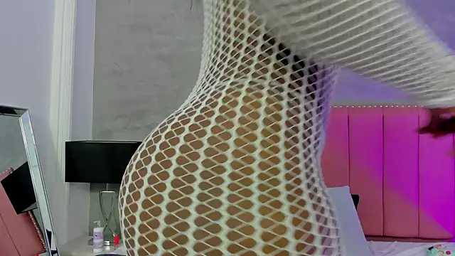 Snapshot of Alaia_Colins chatting on 11.02.25 Alaia Colins online show from 11.02.25