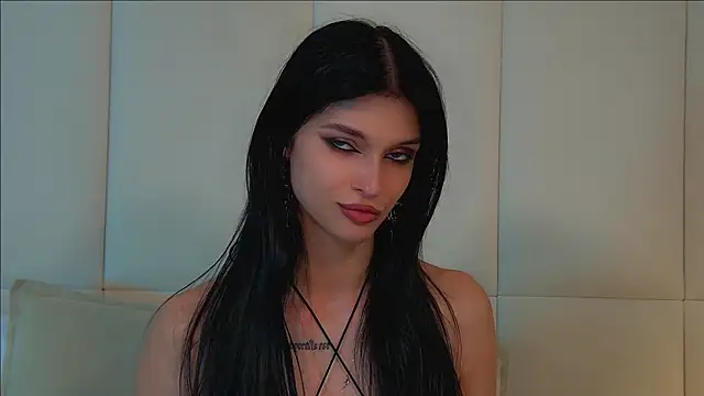 Snapshot of BeverlyMost chatting on 06.11.26 BeverlyMost online show from 06.11.26