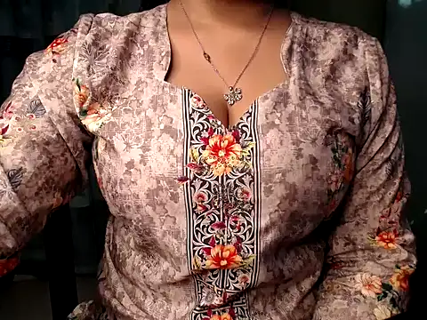 Saanviraa online show from 01.08.26