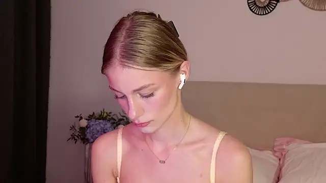 Snapshot of GabriellaOlsen chatting on 05.12.26 GabriellaOlsen online show from 05.12.26