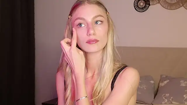 Snapshot of GabriellaOlsen chatting on 05.20.26 GabriellaOlsen online show from 05.20.26