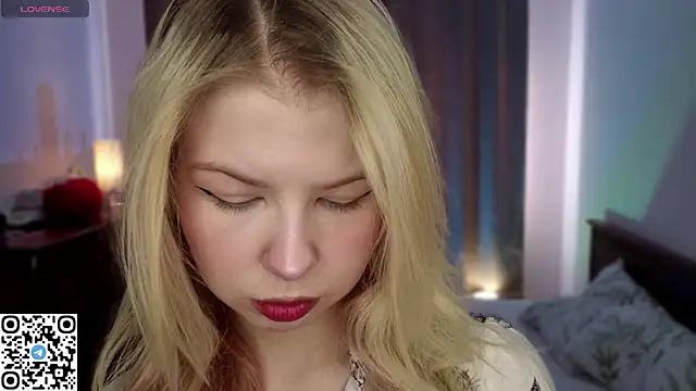 LynetHakes online show from 03.18.26