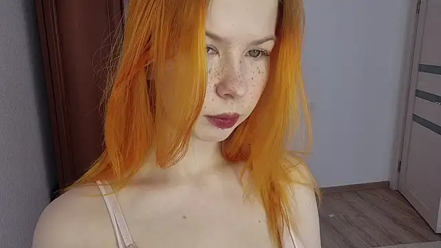 LynetHakes online show from 06.23.26