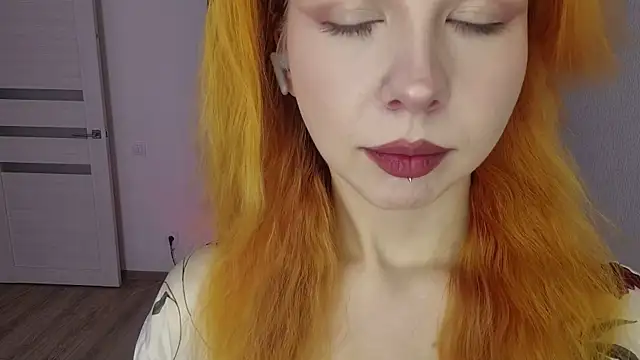 LynetHakes online show from 07.06.26