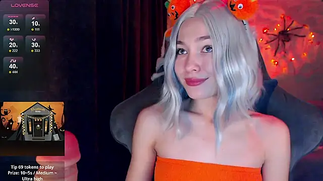 Ohmy Nora  online show from 11.01.25