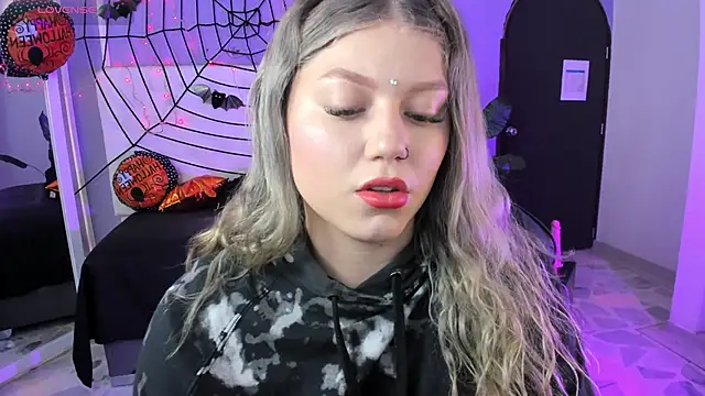 alaia greyy online show from 10.09.25