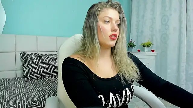 alaia greyy online show from 10.14.25