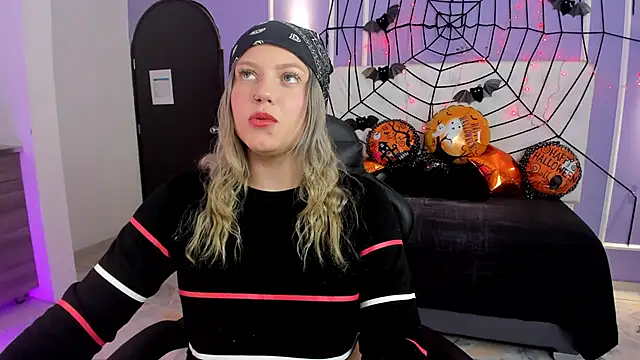 alaia greyy online show from 10.15.25