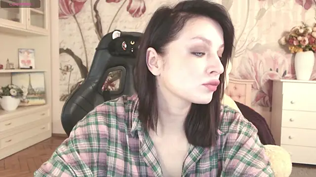 BritneyBarker online show from 10.13.25