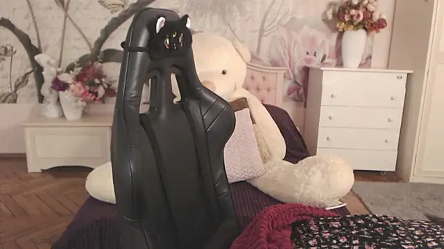 Snapshot of BritneyBarker chatting on 02.12.26 BritneyBarker online show from 02.12.26