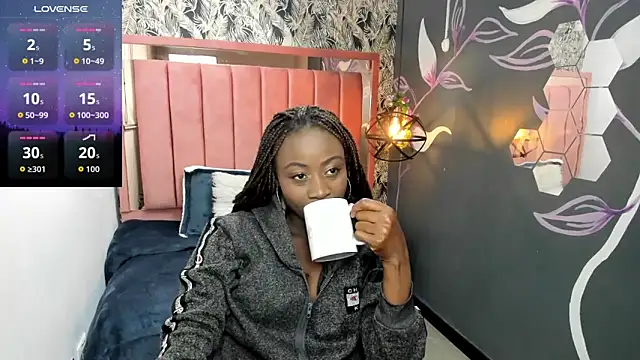 Sara Naugty online show from 09.25.25