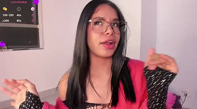 Cameron Lovee online show from 02.02.25