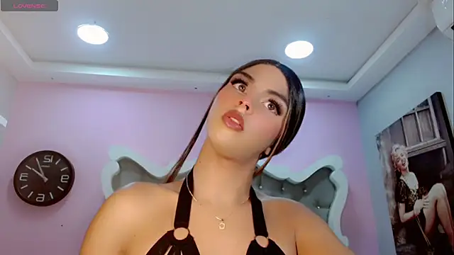 Snapshot of CamiiGarcia chatting on 03.12.25 CamiiGarcia online show from 03.12.25