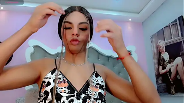 Snapshot of CamiiGarcia chatting on 03.17.25 CamiiGarcia online show from 03.17.25