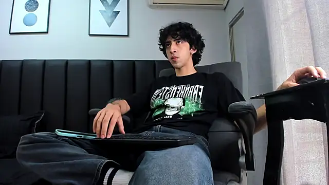 Alezzandro  online show from 03.05.25