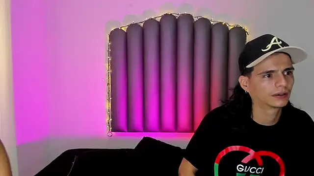 Snapshot of Martshall09 chatting on 11.11.25 Martshall09 online show from 11.11.25