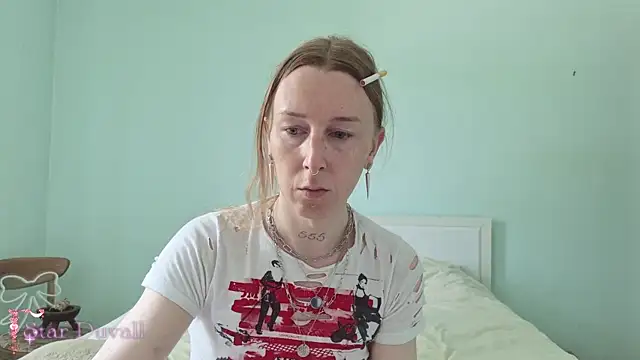 Snapshot of StarDuvall chatting on 07.15.26 StarDuvall online show from 07.15.26