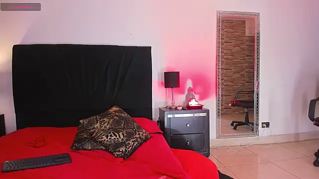 Snapshot of Akemirosse chatting on 02.08.25 Akemirosse online show from 02.08.25