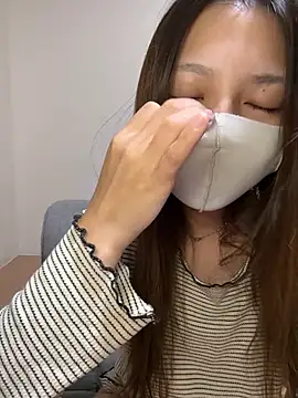 Snapshot of anchan69 chatting on 10.18.25 anchan69 online show from 10.18.25