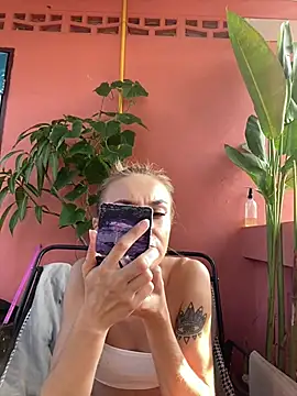 White Lu online show from 04.23.26