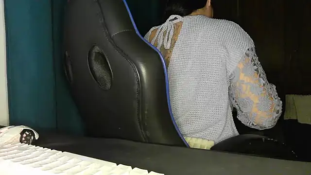 bunnyfox420 online show from 11.22.25