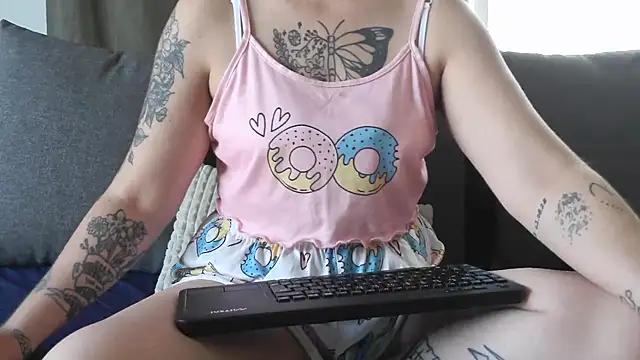 Snapshot of bunnyfox420 chatting on 07.07.26 bunnyfox420 online show from 07.07.26
