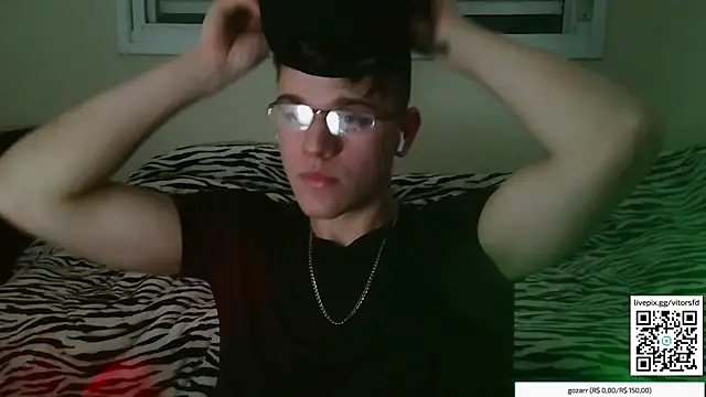 Snapshot of vitorsafado19 chatting on 11.03.25 vitorsafado19 online show from 11.03.25