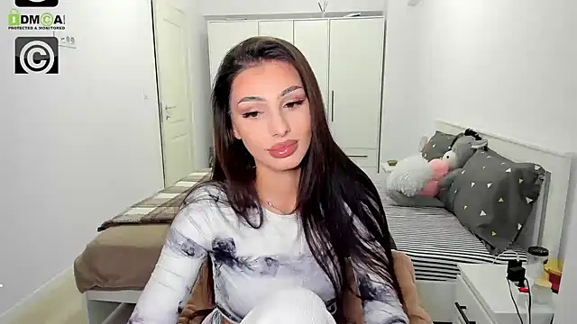 Snapshot of HelenShawn chatting on 11.09.25 HelenShawn online show from 11.09.25