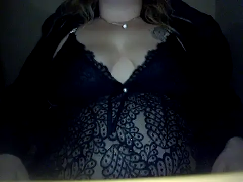 Snapshot of topina8 chatting on 01.26.25 topina8 online show from 01.26.25