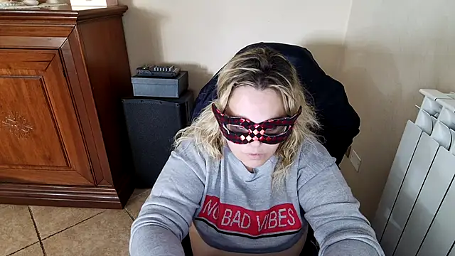 Snapshot of topina8 chatting on 03.14.25 topina8 online show from 03.14.25