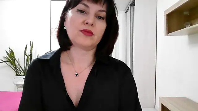 Snapshot of Victoria_Glam chatting on 11.02.25 Victoria Glam online show from 11.02.25