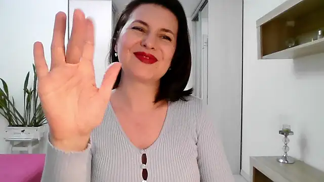 Victoria Glam online show from 03.23.26