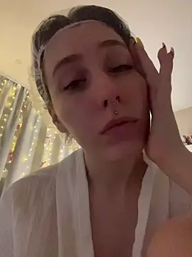 Molli Luv online show from 12.16.25