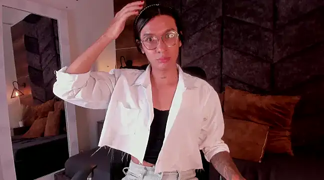 LauraaGomezz   online show from 02.21.25