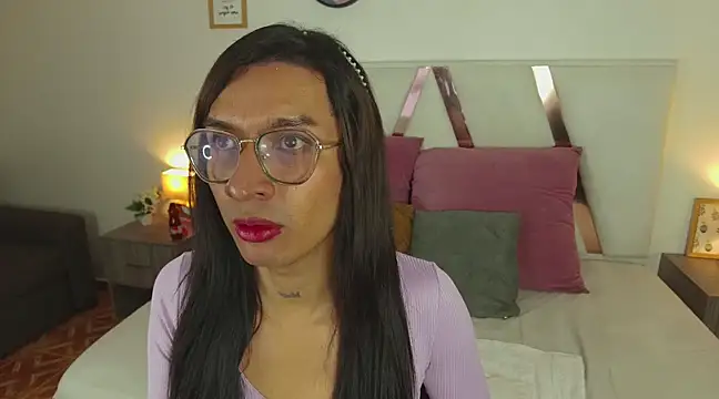 LauraaGomezz   online show from 02.26.25