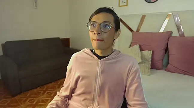 LauraaGomezz   online show from 03.22.25
