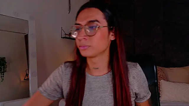 LauraaGomezz   online show from 09.22.25