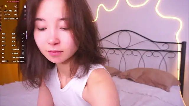 VeronaCritchlow online show from 03.25.26