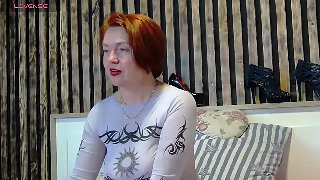 Snapshot of Alis_Lovi chatting on 10.30.25 Alis Lovi online show from 10.30.25